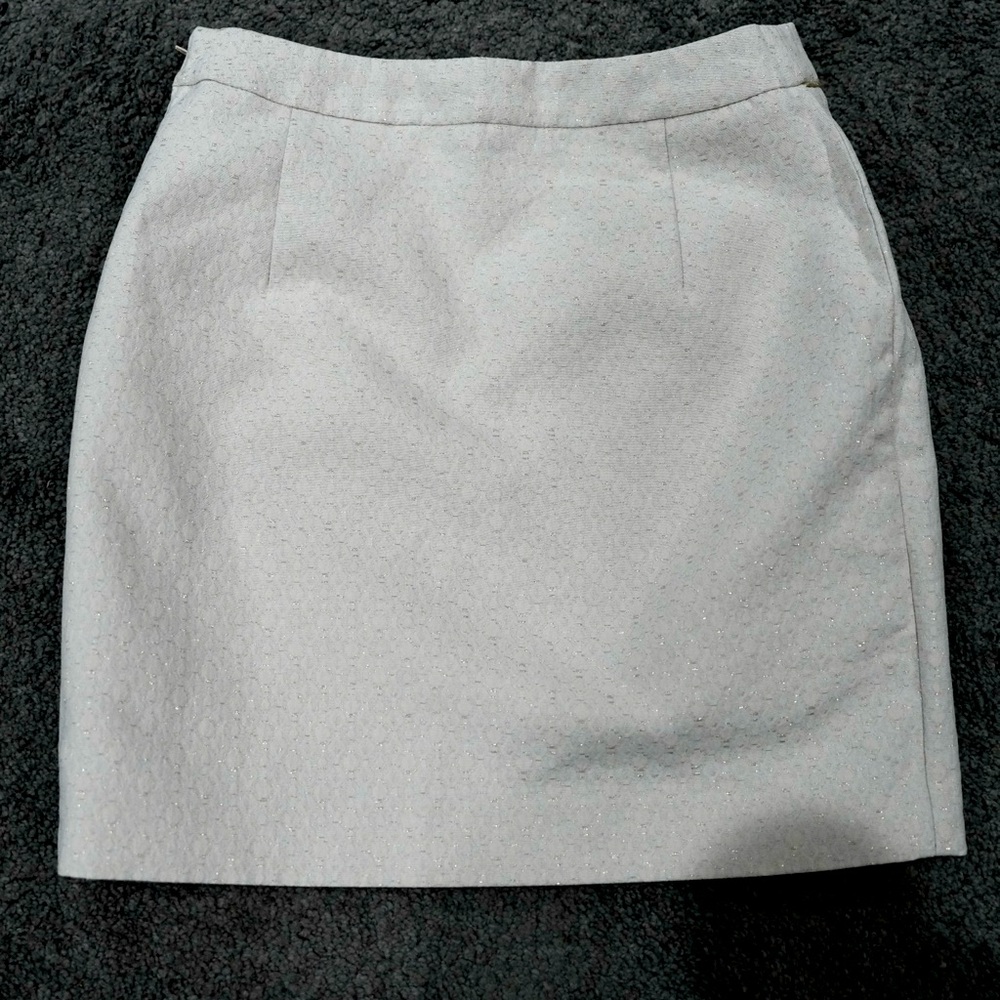 Skirt size small and stretchy Pants size OOR